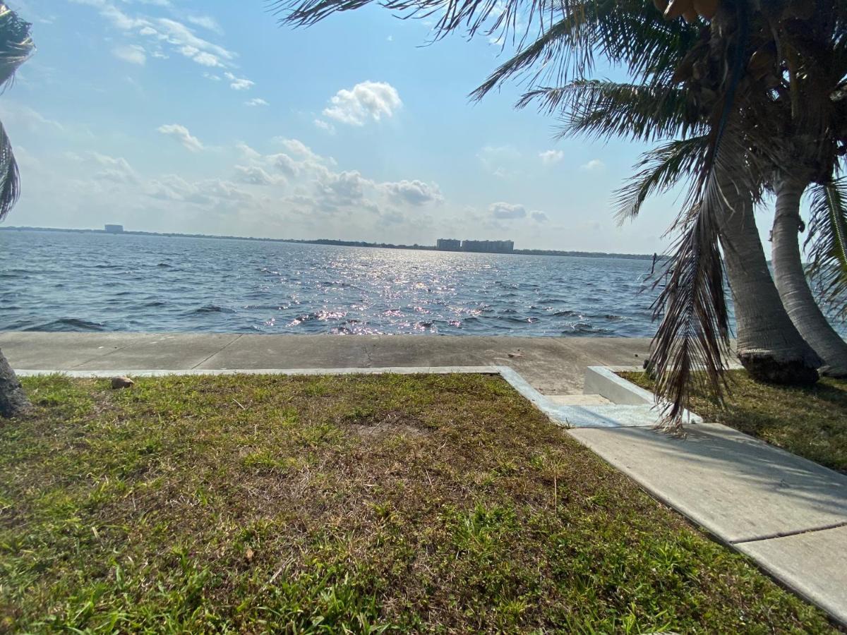 This Homestay Oasis Is The Cape'S Best Place To Stay Cape Coral Eksteriør billede