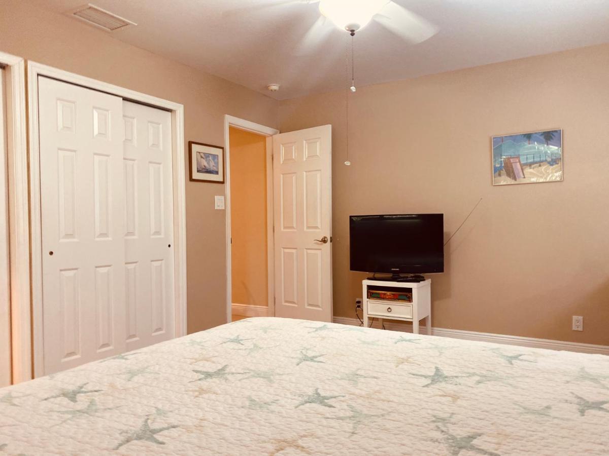 This Homestay Oasis Is The Cape'S Best Place To Stay Cape Coral Eksteriør billede