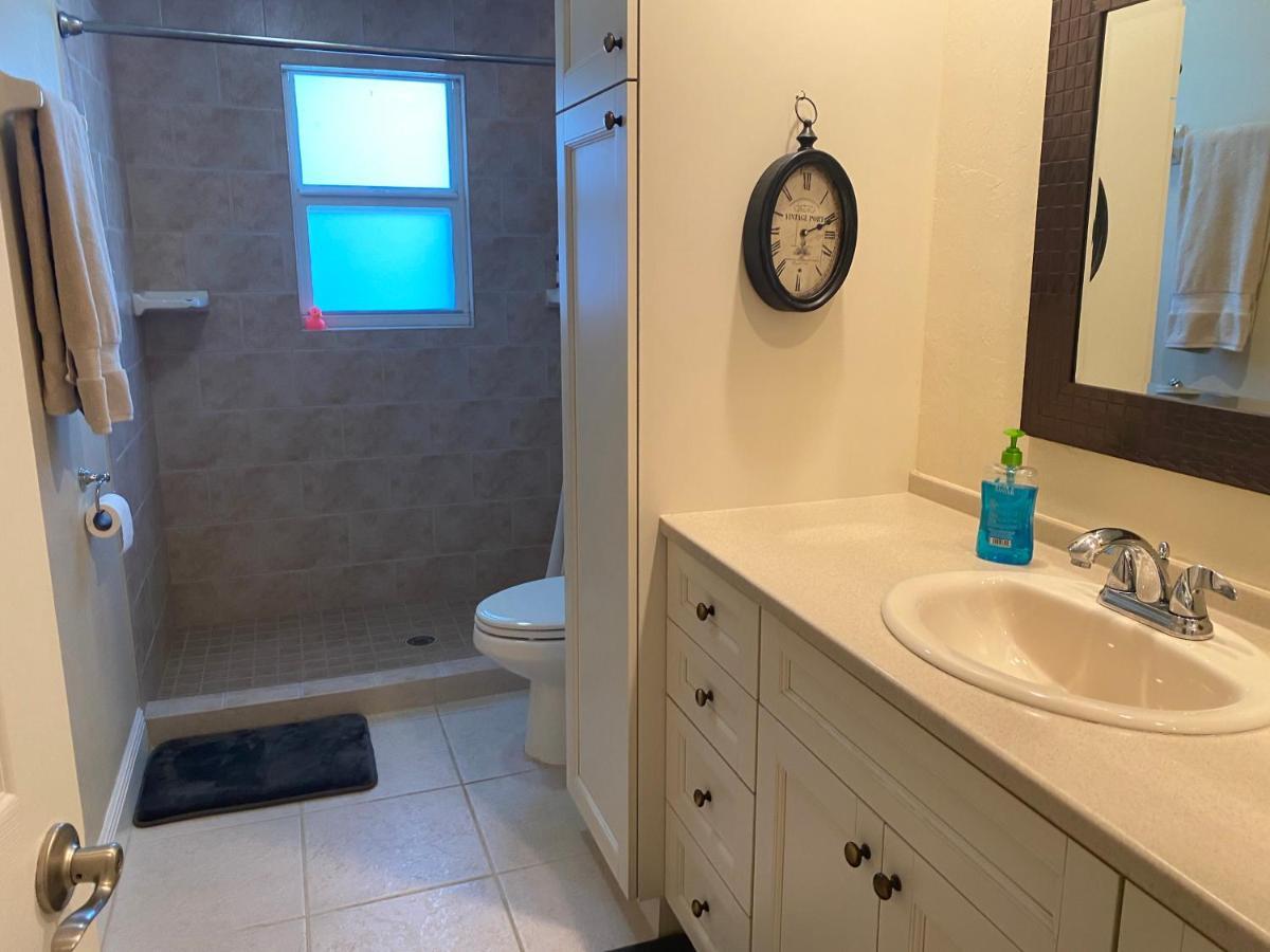 This Homestay Oasis Is The Cape'S Best Place To Stay Cape Coral Eksteriør billede