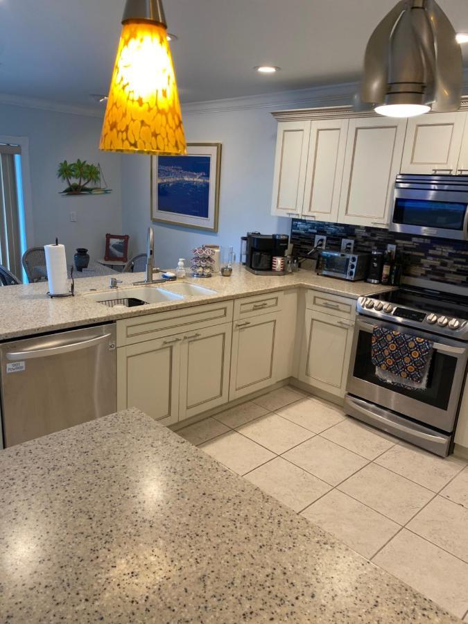 This Homestay Oasis Is The Cape'S Best Place To Stay Cape Coral Eksteriør billede